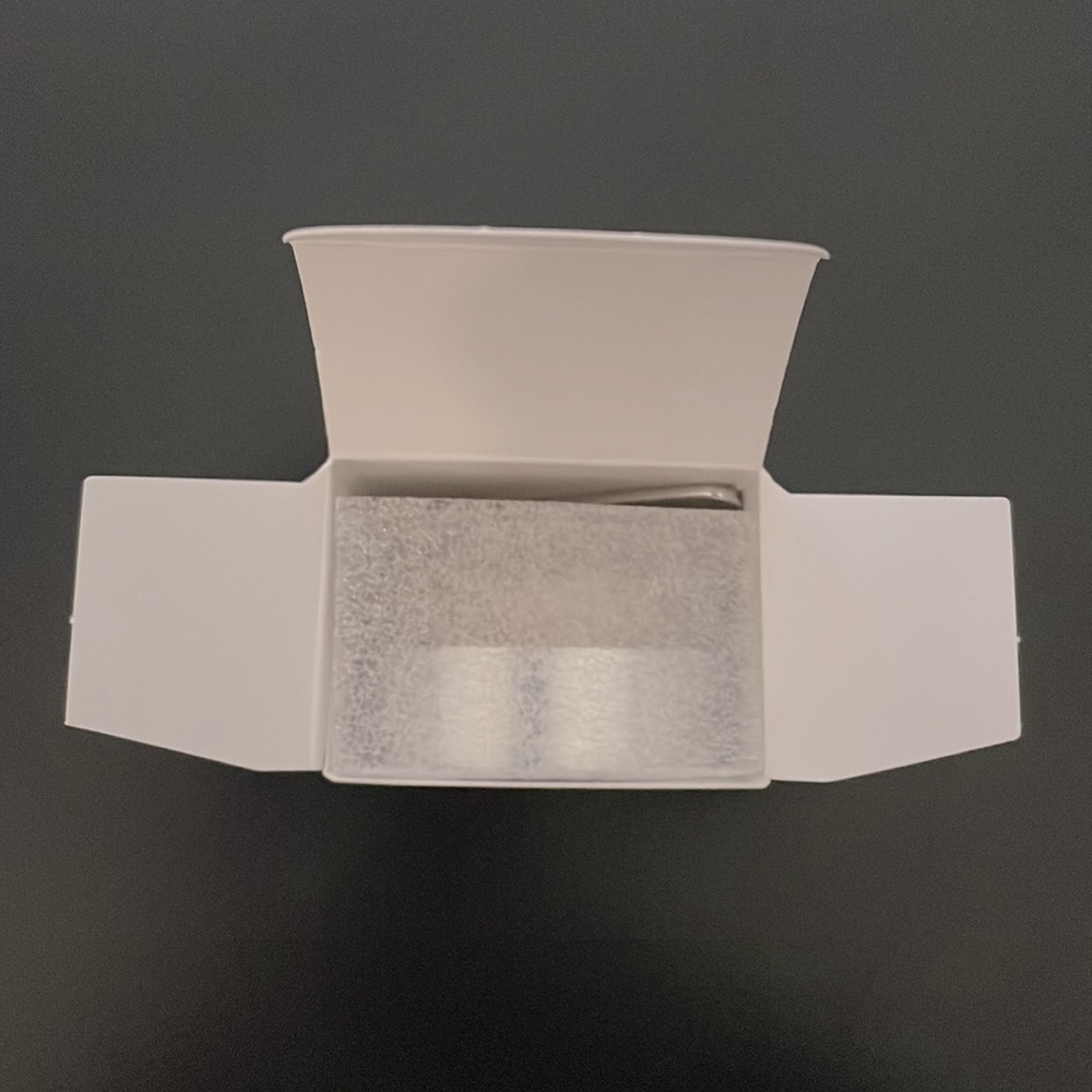 r.e.m. beauty sweetener concealer - Picture 6 of 6